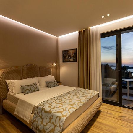 Bora Bora Hotel Ksamil Bagian luar foto